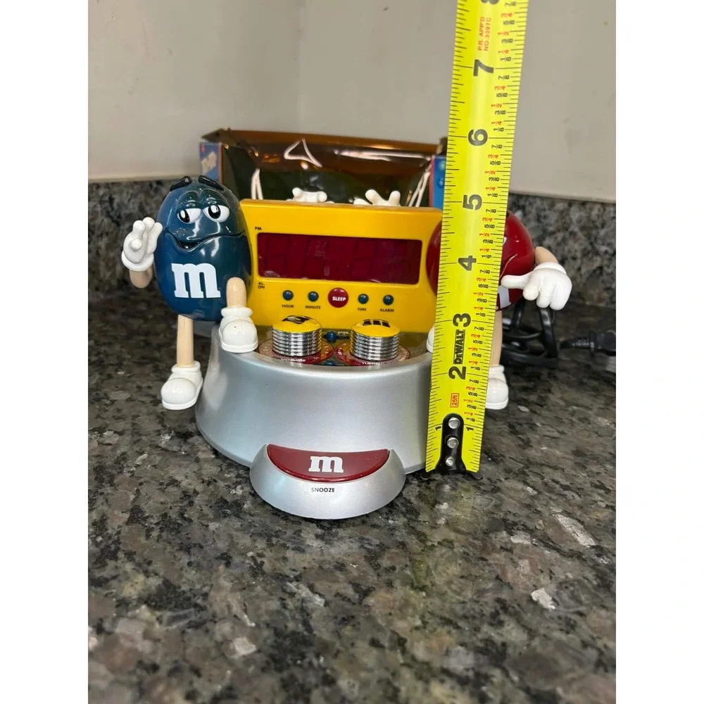 M&M's Blue and Red Character Digital Alarm Clock AM/FM Radio 841.396 Novelty